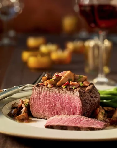 Picanha Steak met gebakken Paddenstoelen en Vinaigrette met Rode Wijn saus