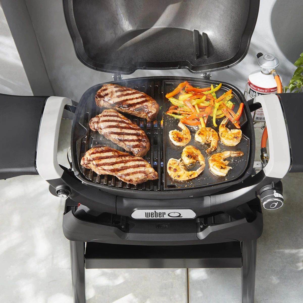 Weber Halve Plancha voor Q1100N/Q1200N - Sfeerbeeld, Weber, BBQkopen